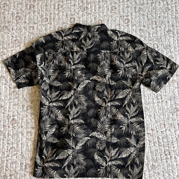 Men’s Button Down (L) / Bundle to SAVE! - Picture 3 of 3